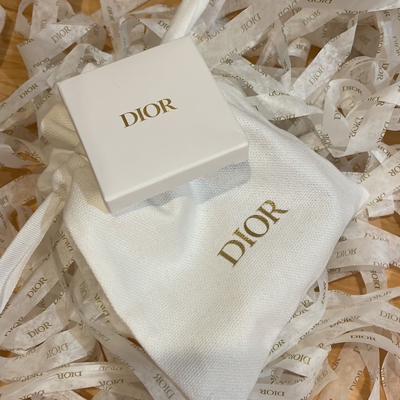 New 🌹CHRISTIAN DIOR 🌹 Gold Pendant Necklace- Gold Tone & Ceramic Jadore - Picture 13 of 15